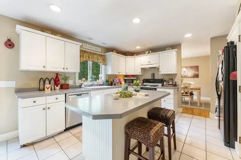 5 Bayes Hill Circle Oak Bluffs MA 02557