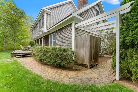 5 Bayes Hill Circle Oak Bluffs MA 02557