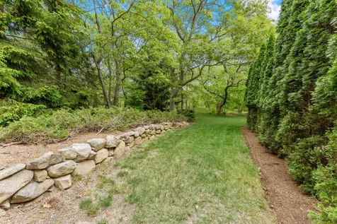 5 Bayes Hill Circle Oak Bluffs MA 02557