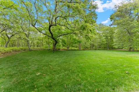 5 Bayes Hill Circle Oak Bluffs MA 02557