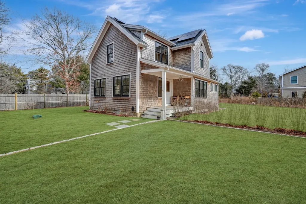 23 Thirteenth Street North Edgartown MA 02539