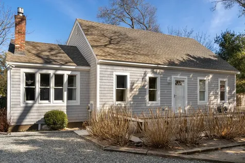 2 Upper Douglas Lane Oak Bluffs MA 02557