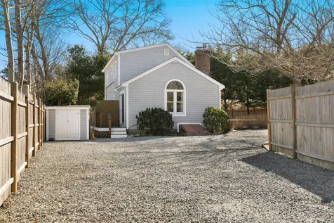 2 Upper Douglas Lane Oak Bluffs MA 02557