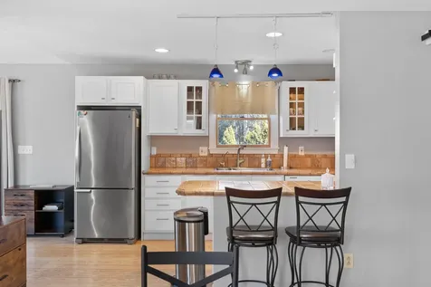 2 Upper Douglas Lane Oak Bluffs MA 02557