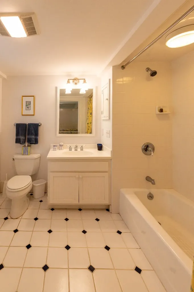 735 Franklin Street Vineyard Haven MA 02568