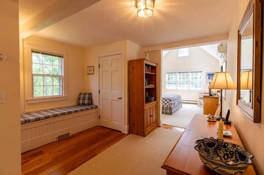 735 Franklin Street Vineyard Haven MA 02568