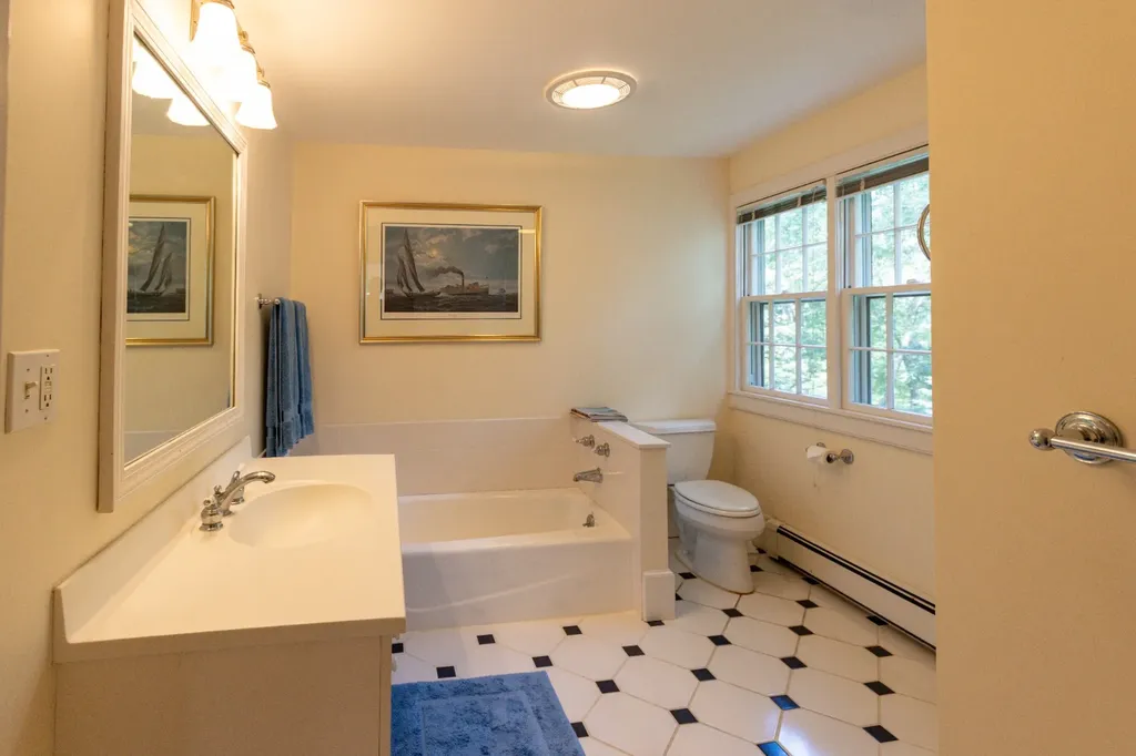 735 Franklin Street Vineyard Haven MA 02568