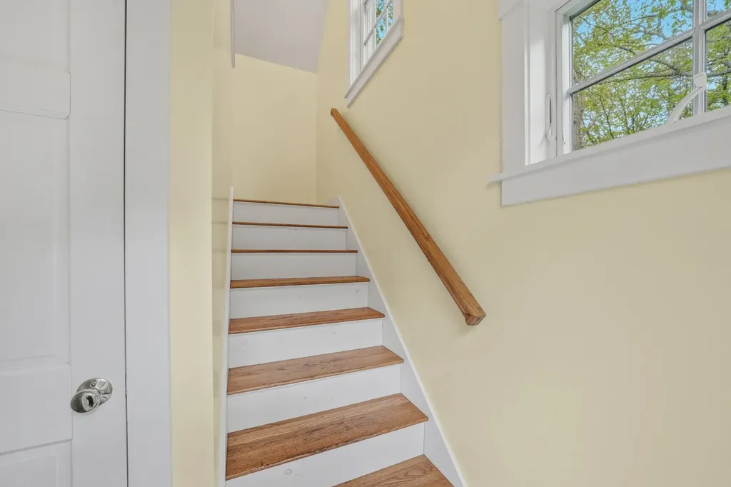 735 Franklin Street Vineyard Haven MA 02568