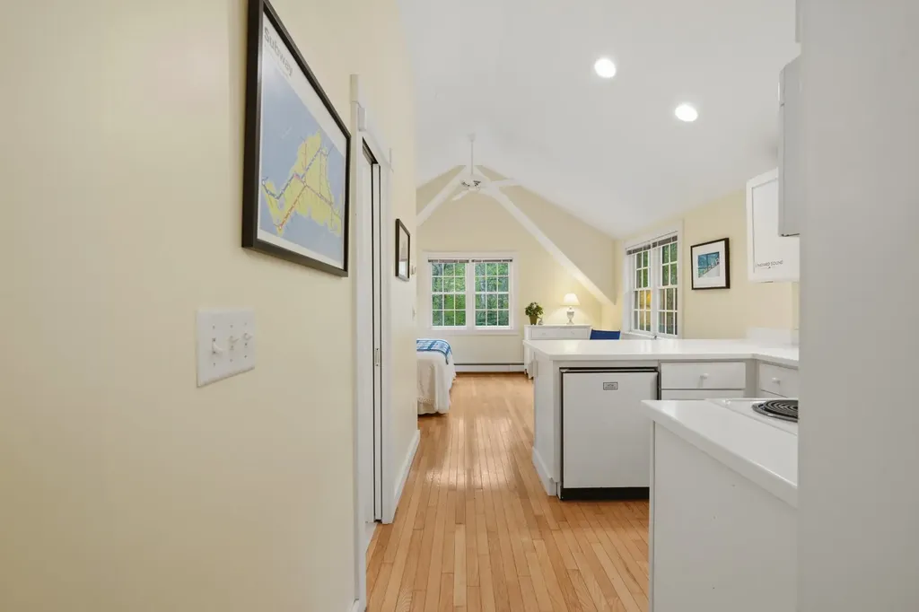 735 Franklin Street Vineyard Haven MA 02568