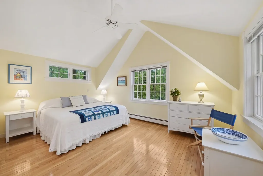 735 Franklin Street Vineyard Haven MA 02568