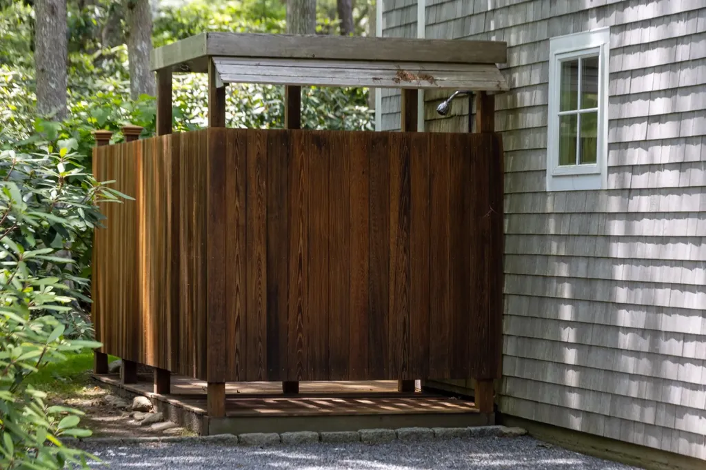 735 Franklin Street Vineyard Haven MA 02568