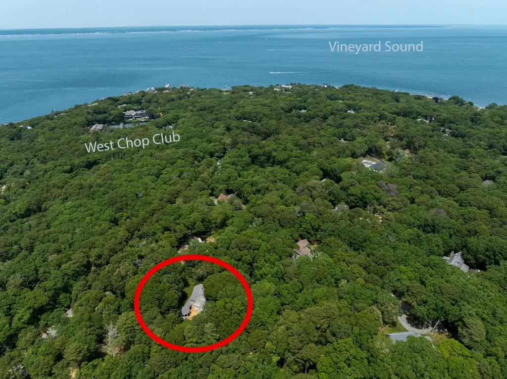 735 Franklin Street Vineyard Haven MA 02568