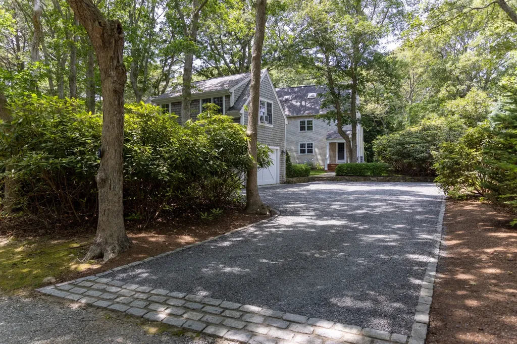 735 Franklin Street Vineyard Haven MA 02568