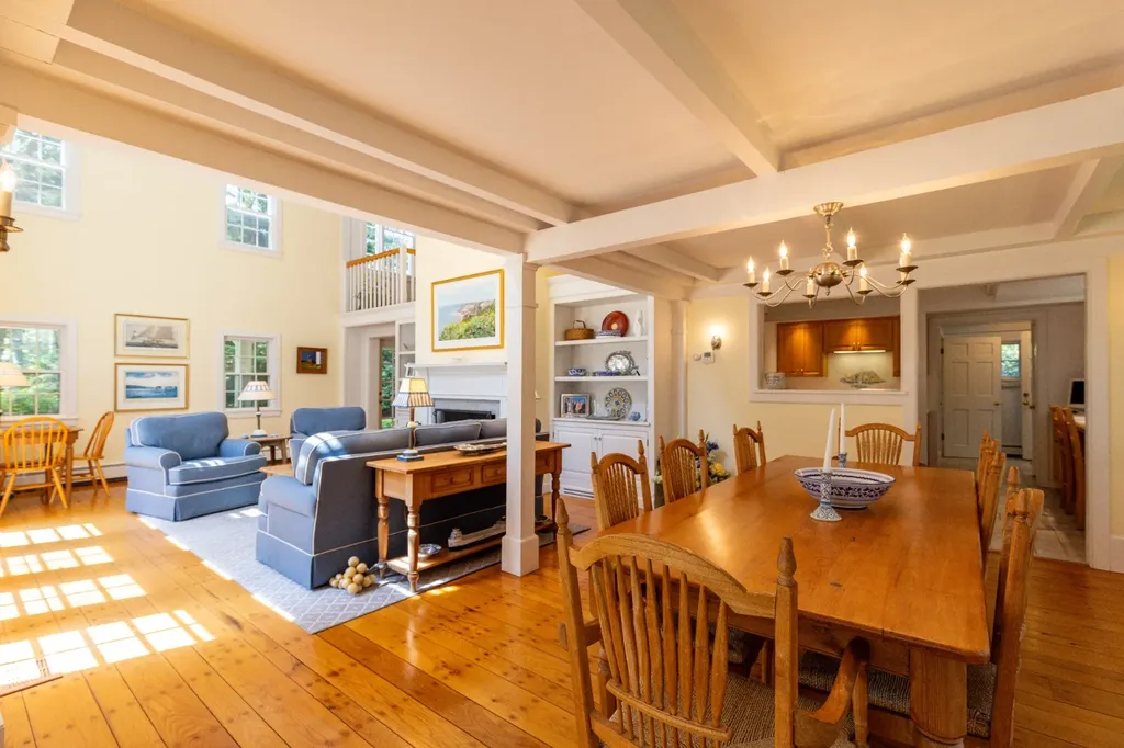 735 Franklin Street Vineyard Haven MA 02568