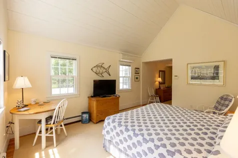 735 Franklin Street Vineyard Haven MA 02568