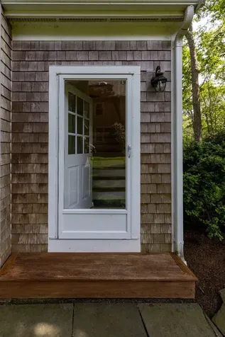 735 Franklin Street Vineyard Haven MA 02568