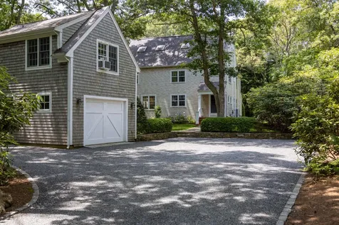 735 Franklin Street Vineyard Haven MA 02568