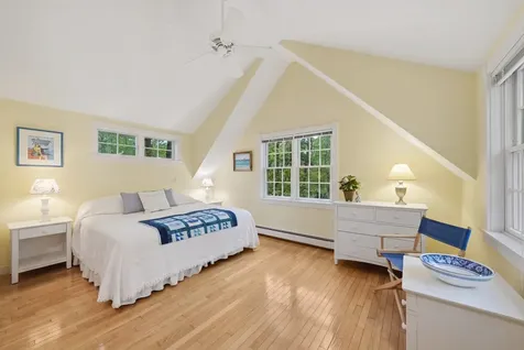 735 Franklin Street Vineyard Haven MA 02568