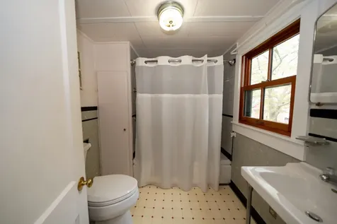 21 Rock Avenue Oak Bluffs MA 02557