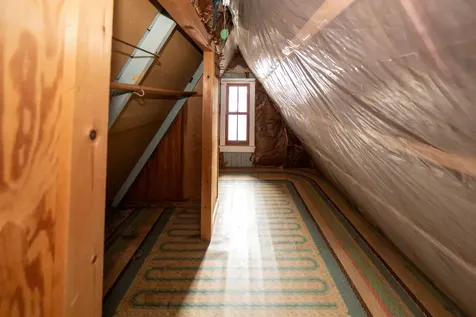 21 Rock Avenue Oak Bluffs MA 02557