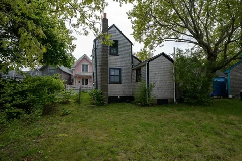 21 Rock Avenue Oak Bluffs MA 02557