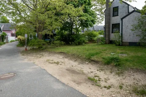 21 Rock Avenue Oak Bluffs MA 02557