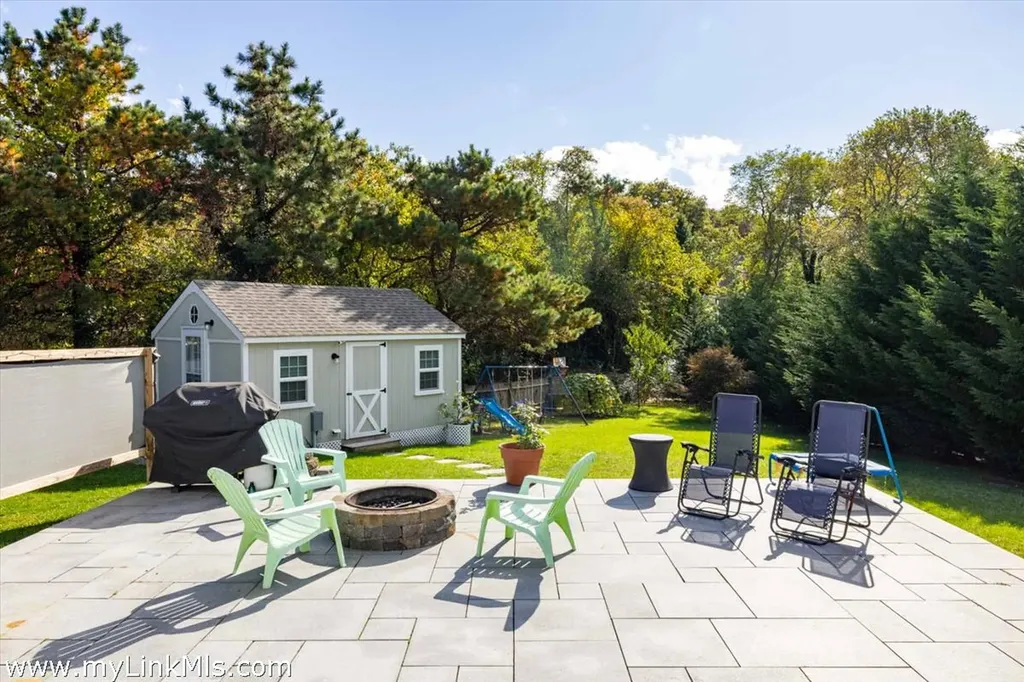 191 Spring Hill Road Vineyard Haven MA 02568