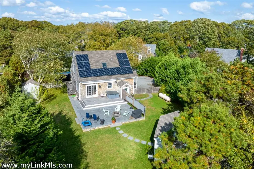 191 Spring Hill Road Vineyard Haven MA 02568