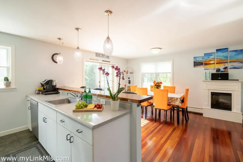 191 Spring Hill Road Vineyard Haven MA 02568