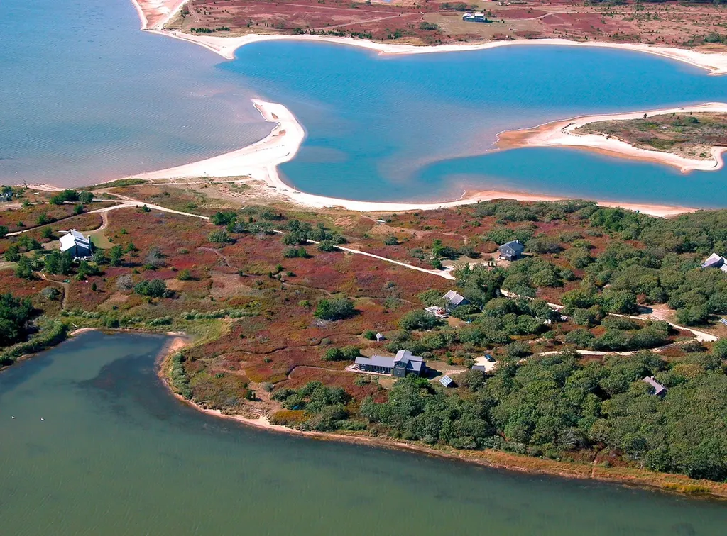 176 Middle Point Road West Tisbury MA 02575