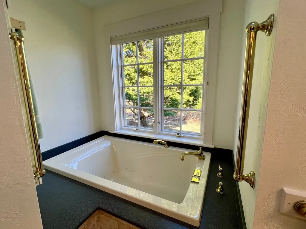 300 North Road Chilmark MA 02535