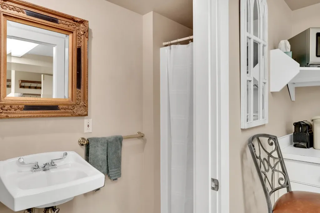 300 North Road Chilmark MA 02535