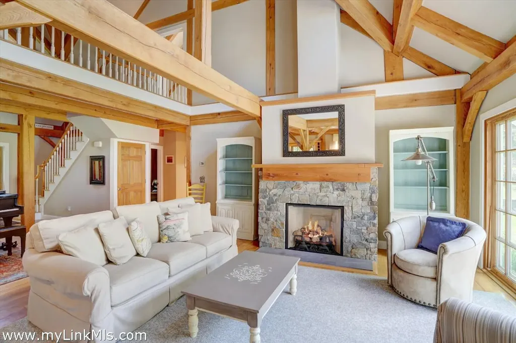 4 High Meadow Lane Oak Bluffs MA 02557
