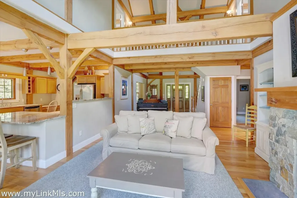 4 High Meadow Lane Oak Bluffs MA 02557