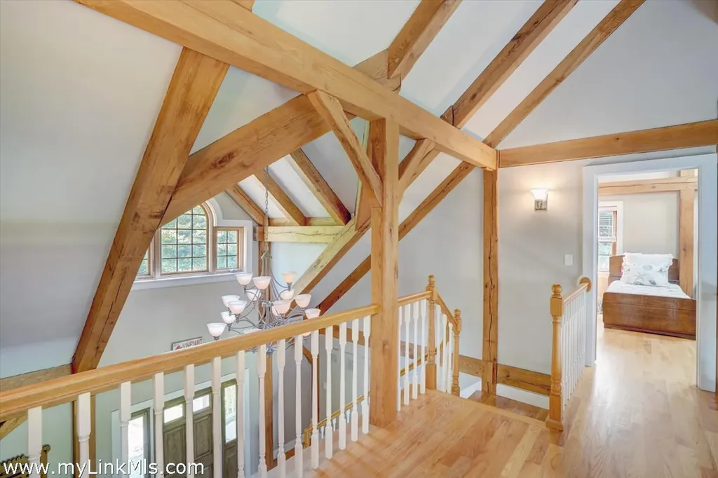 4 High Meadow Lane Oak Bluffs MA 02557