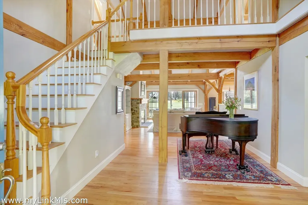 4 High Meadow Lane Oak Bluffs MA 02557