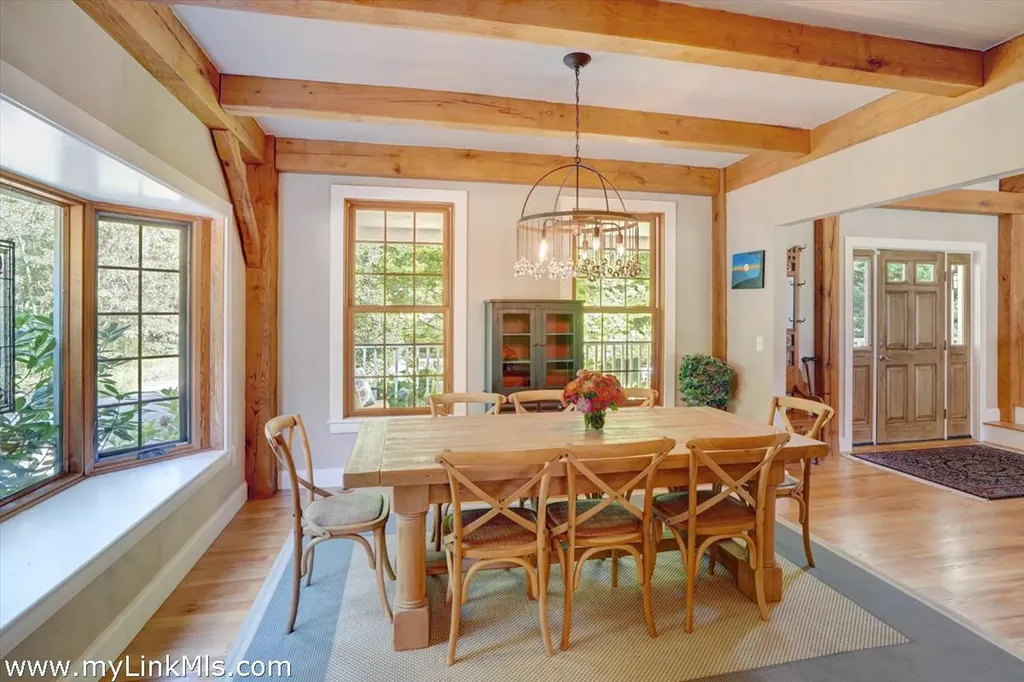 4 High Meadow Lane Oak Bluffs MA 02557