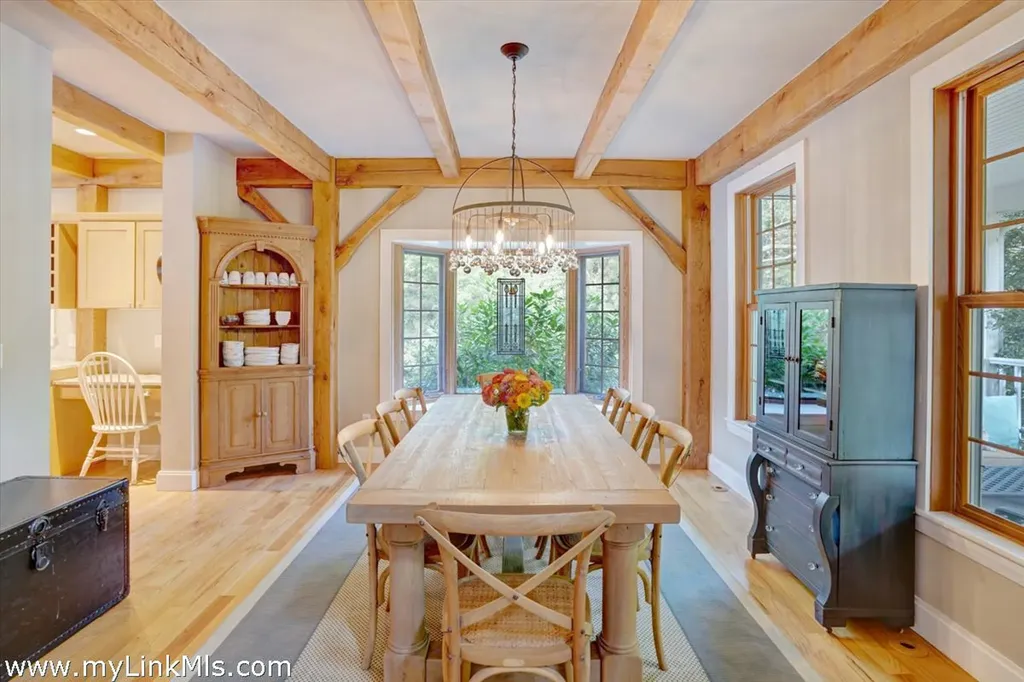 4 High Meadow Lane Oak Bluffs MA 02557