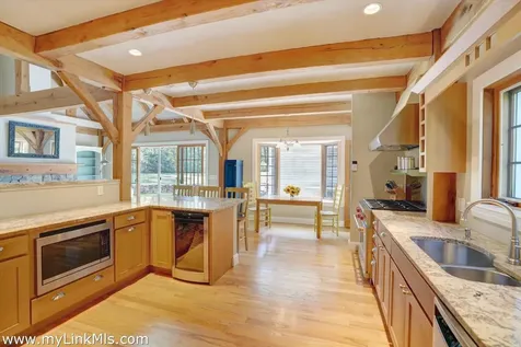 4 High Meadow Lane Oak Bluffs MA 02557