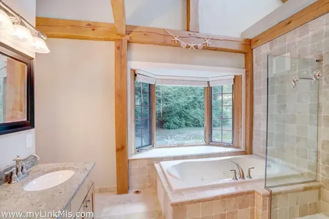 4 High Meadow Lane Oak Bluffs MA 02557