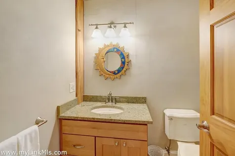 4 High Meadow Lane Oak Bluffs MA 02557