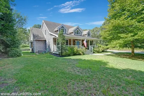4 High Meadow Lane Oak Bluffs MA 02557