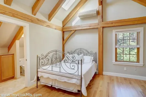 4 High Meadow Lane Oak Bluffs MA 02557