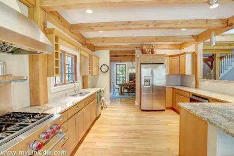 4 High Meadow Lane Oak Bluffs MA 02557