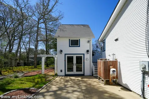 60 Prospect Avenue Oak Bluffs MA 02557