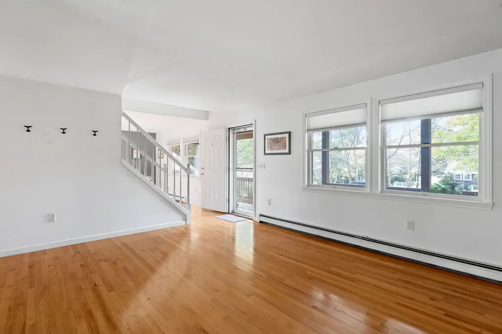 112 West Spring Street Vineyard Haven MA 02568