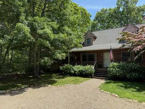 112 West Spring Street Vineyard Haven MA 02568