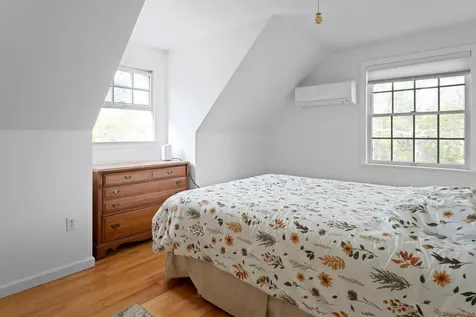 112 West Spring Street Vineyard Haven MA 02568