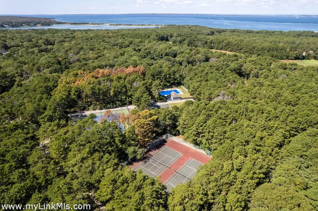 261 Sandpiper Lane Vineyard Haven MA 02539