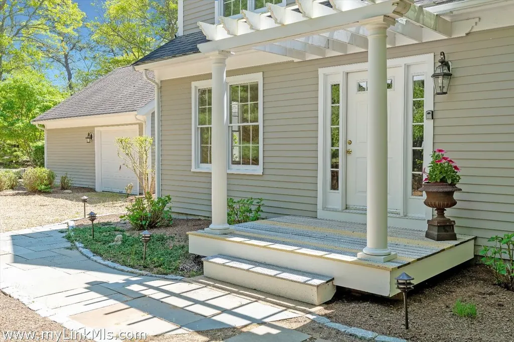 261 Sandpiper Lane Vineyard Haven MA 02539